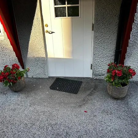 Tasteful In With Parking Apartment