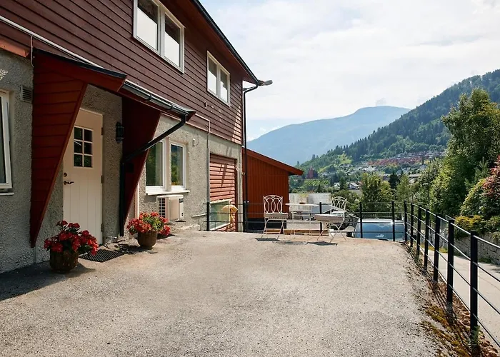 Apartment Tasteful In With Parking *