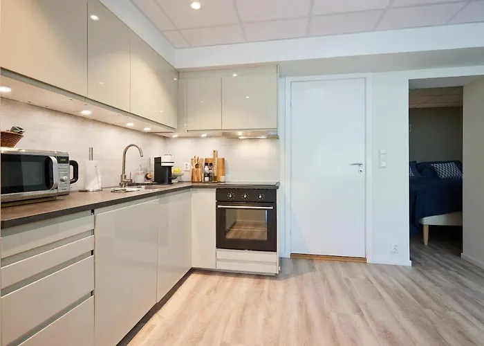 Tasteful In With Parking *