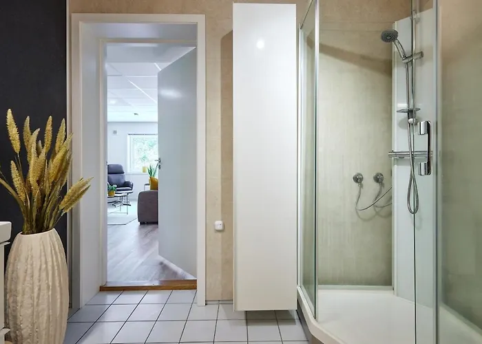 Tasteful In With Parking Apartment