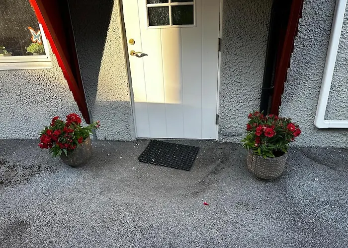 Tasteful In With Parking Apartment