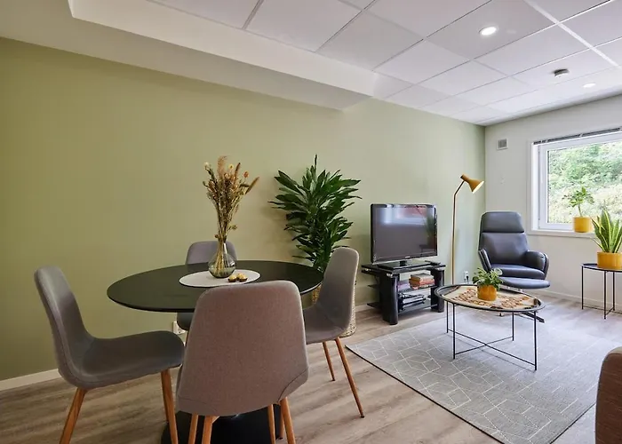 Tasteful In With Parking Sogndal